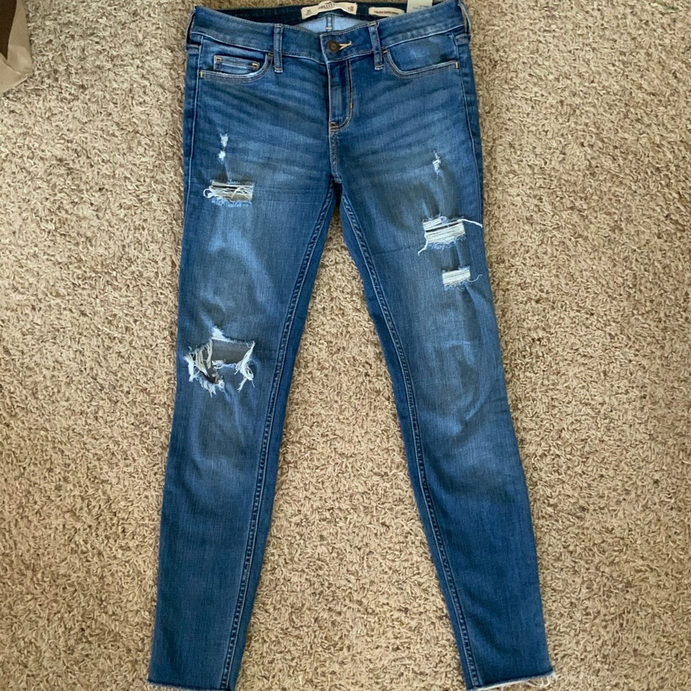 👖HOLLISTER SKINNY JEANS -PERFECTLY DISTRESSED